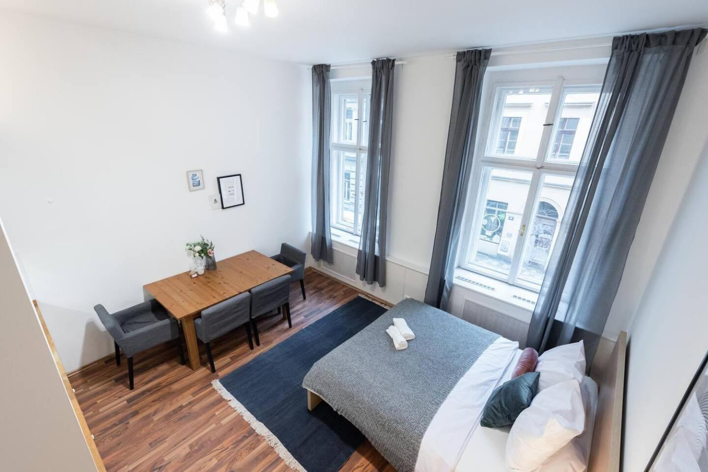 Modern Loft Getaway Praga